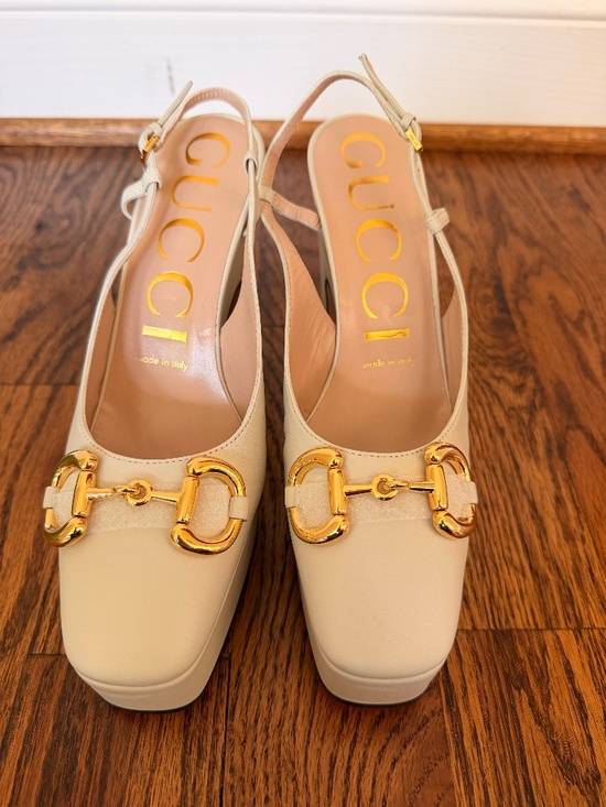Gucci Shoes - Gucci White Lambskin Leather Platform Pumps